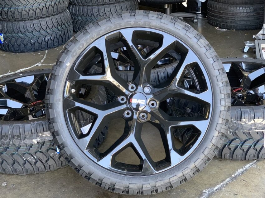 24" GMC SIERRA YUKON GLOSS BLACK WHEELS CHEVY TAHOE SILVERADO 33” MT TIRES - Image 3