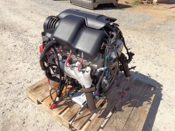 2005 6.0 Chevy LQ9 Vortec Engine with Computer and Wiring